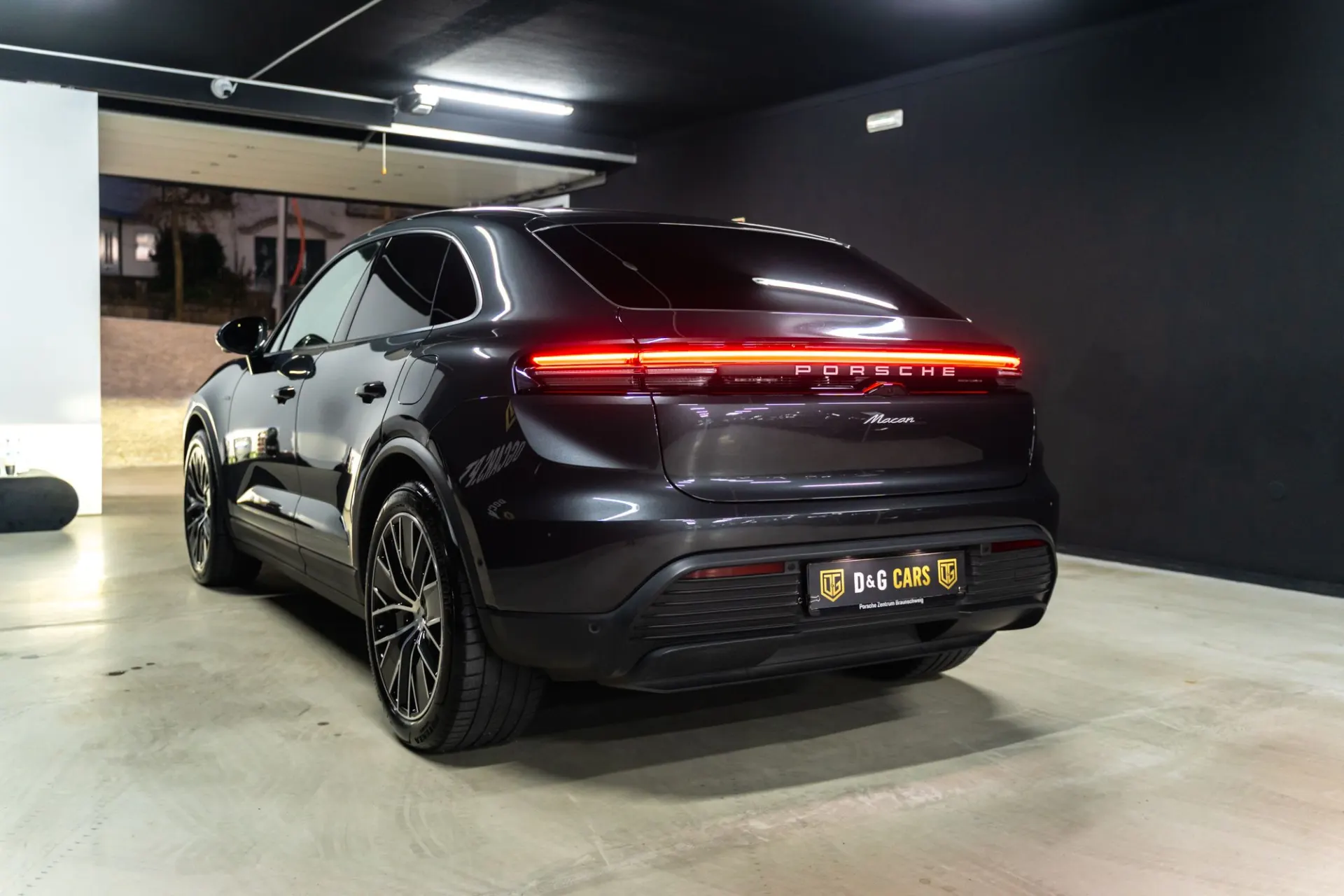 Porsche Macan Standard 29