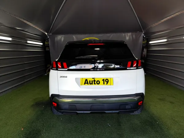 Peugeot 3008 PureTech 130 Stop & Start GPF EAT8 Allure 6