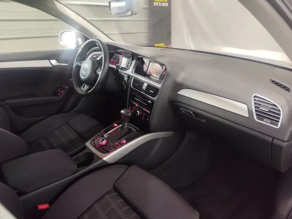 Audi A4 Avant 2.0 TDI multitronic Advance 27