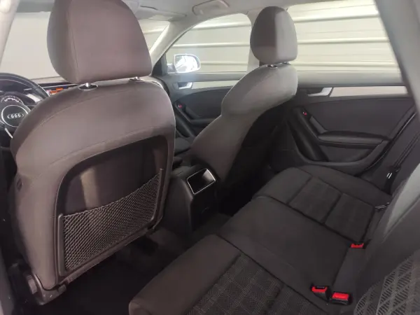 Audi A4 Avant 2.0 TDI multitronic Advance 29