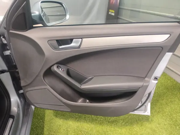 Audi A4 Avant 2.0 TDI multitronic Advance 31