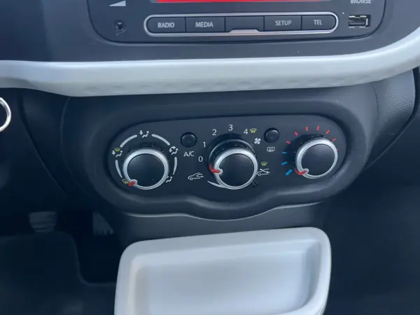 Renault Twingo 1.0 SCe Dynamique 19