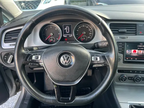 Volkswagen Golf 1.6 TDi Highline 19