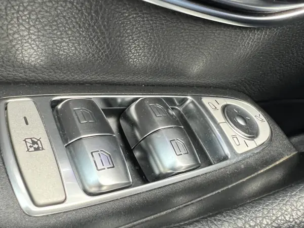 Mercedes-Benz E 300 de Exclusive Line 26