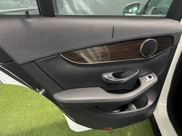 Mercedes-Benz GLC 220 d 4Matic 33