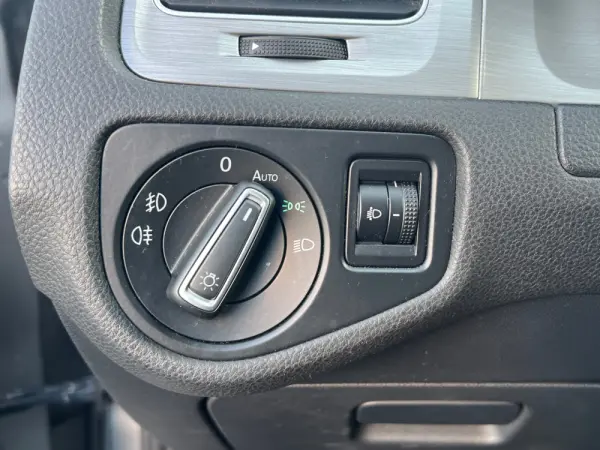 Volkswagen Golf 1.6 TDi Highline 17