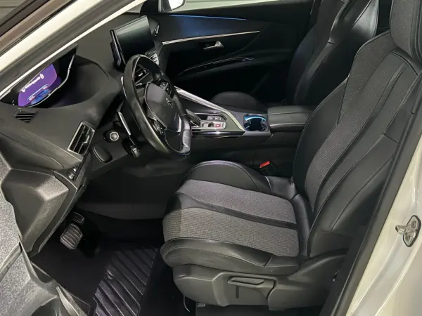 Peugeot 3008 1.2 PureTech Allure Pack EAT8 9