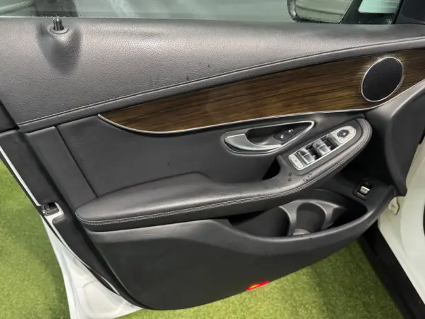 Mercedes-Benz GLC 220 d 4Matic 34