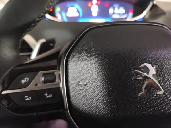 Peugeot 3008 PureTech 130 Stop & Start GPF EAT8 Allure 10