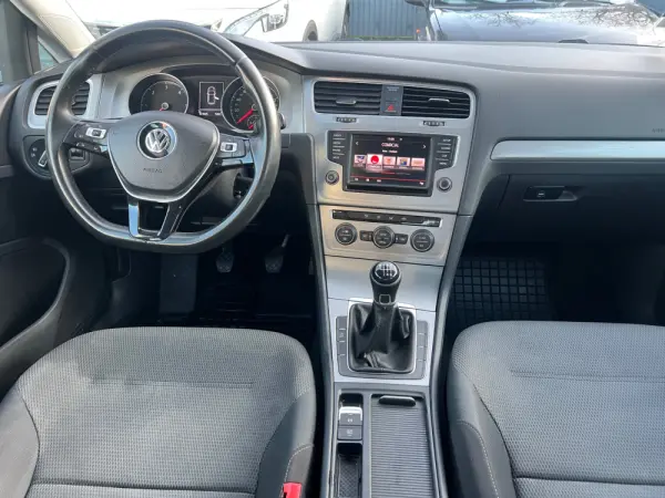 Volkswagen Golf 1.6 TDi Highline 18