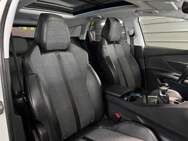 Peugeot 3008 PureTech 130 Stop & Start GPF Allure 25