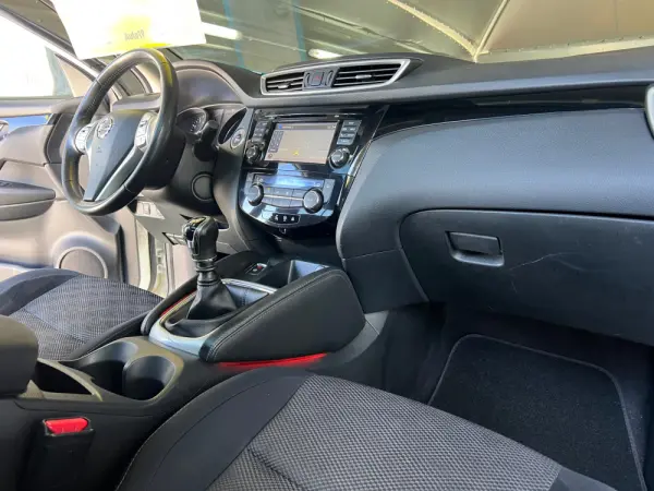 Nissan Qashqai 1.2 DIG-T Tekna Bose 11