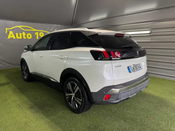 Peugeot 3008 PureTech 130 Stop & Start GPF Allure 7