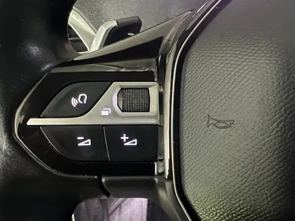 Peugeot 3008 1.2 PureTech Allure Pack EAT8 18