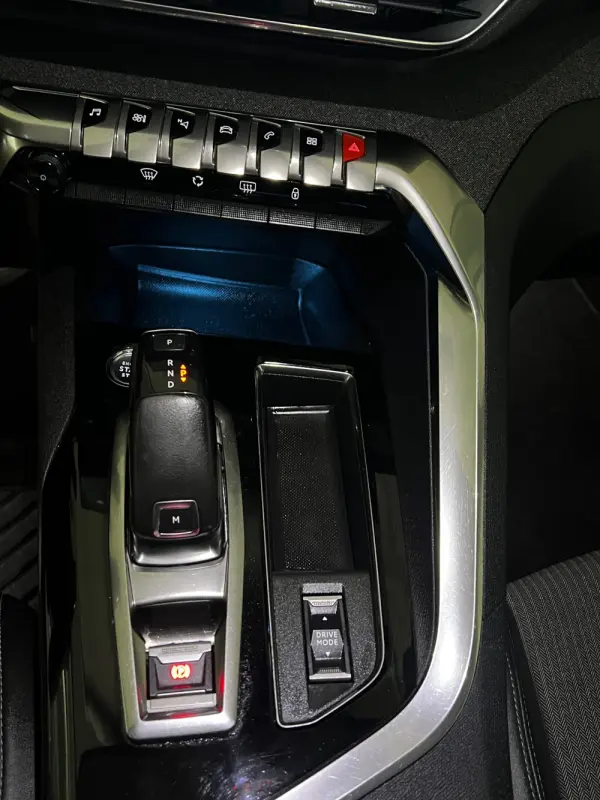 Peugeot 3008 1.2 PureTech Allure Pack EAT8 13