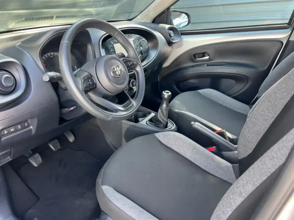 Toyota Aygo X 1.0 Play 21
