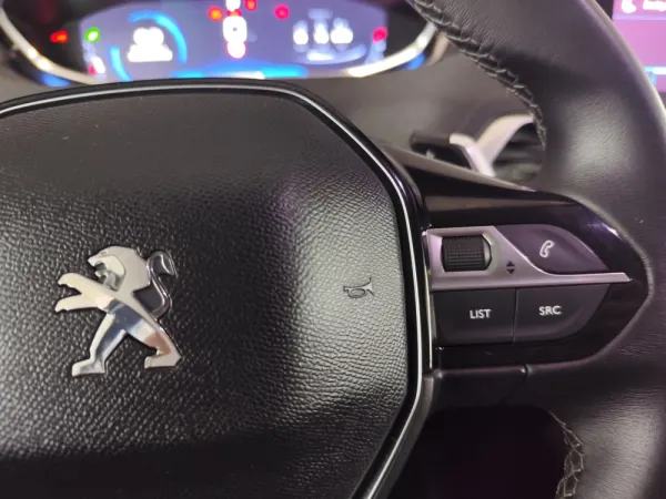 Peugeot 3008 PureTech 130 Stop & Start GPF EAT8 Allure 9