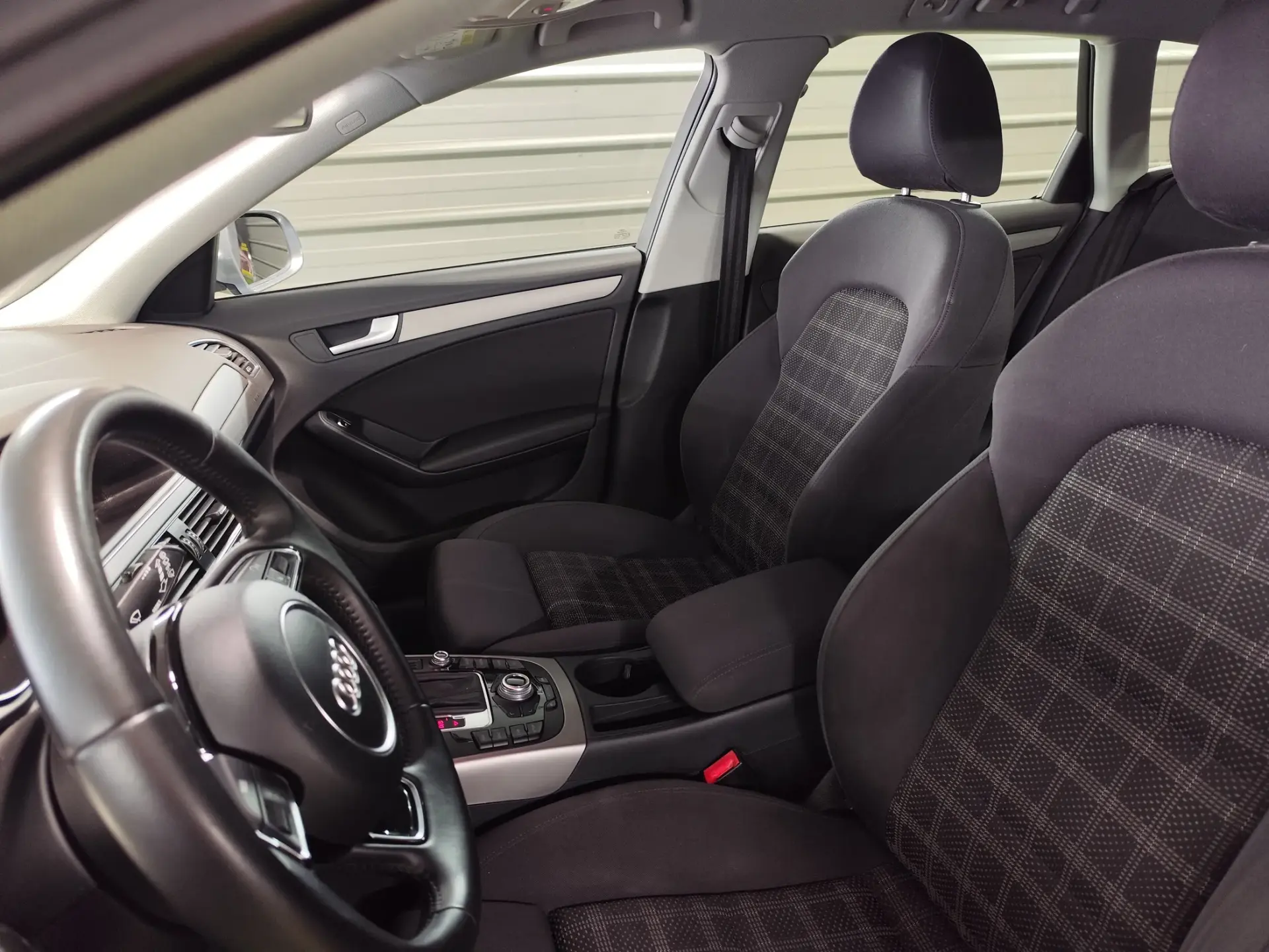 Audi A4 Avant 2.0 TDI multitronic Advance 23