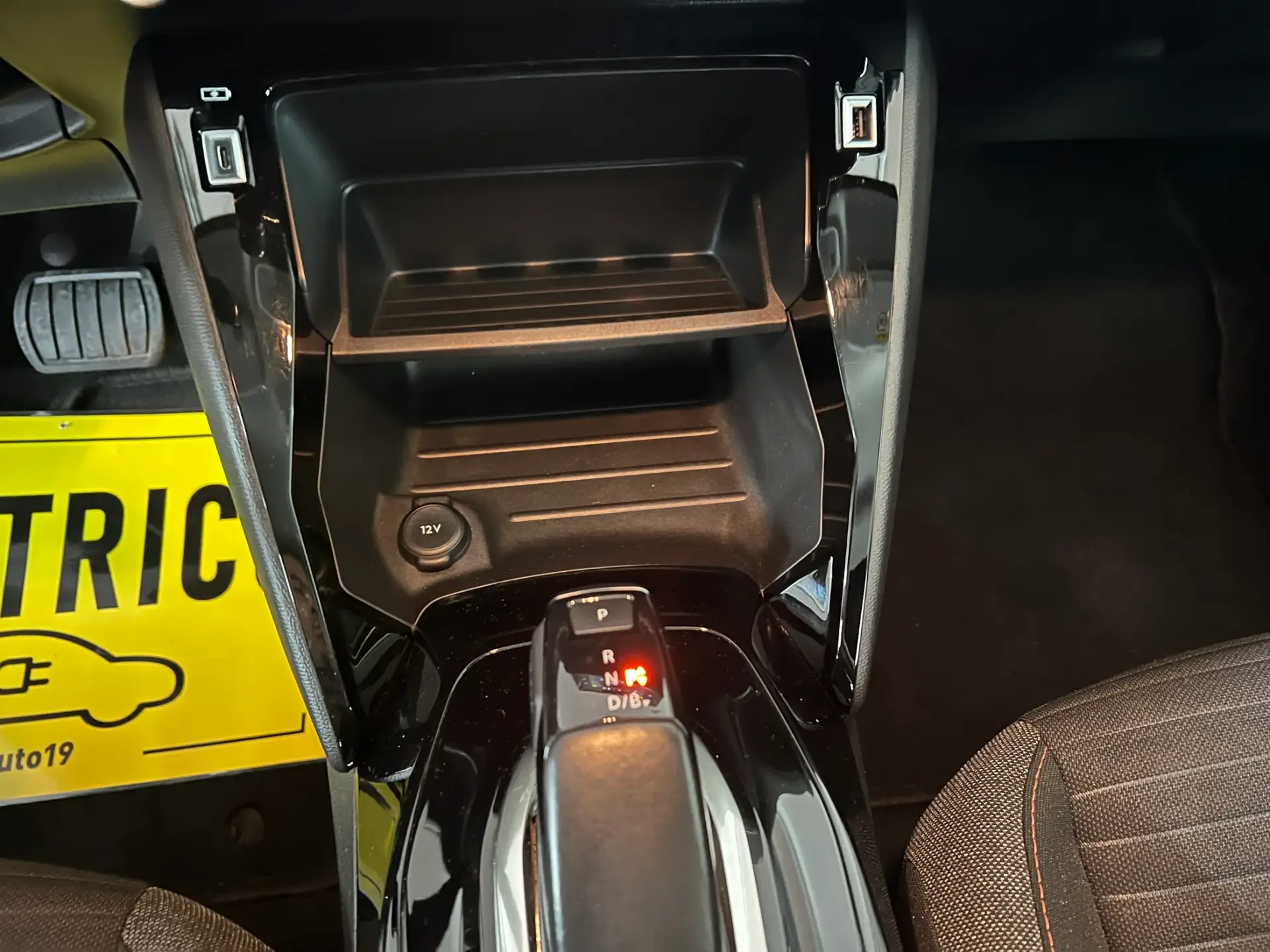 Peugeot e-208 50 kWh Active Pack 13