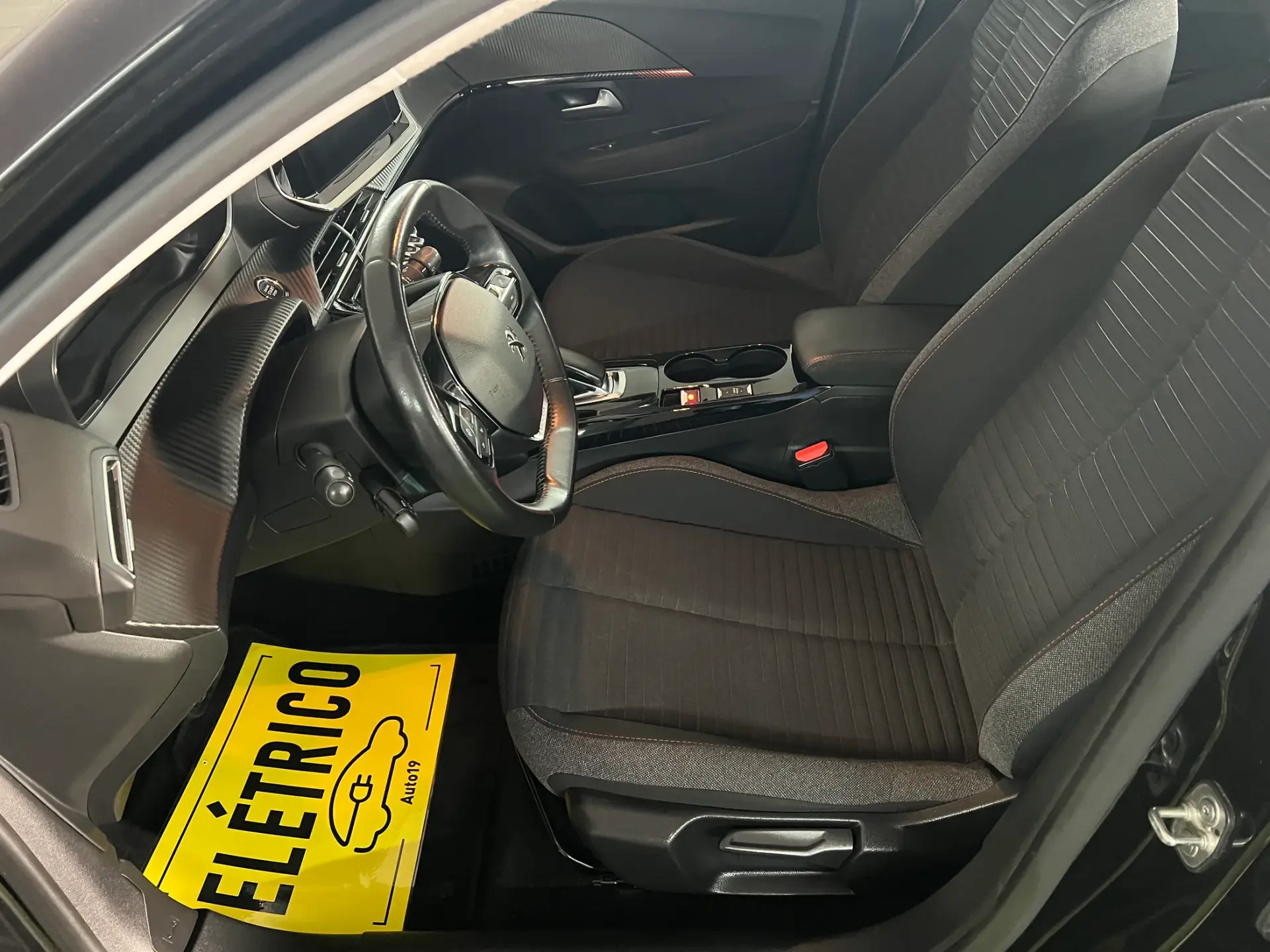 Peugeot e-208 50 kWh Active Pack 14