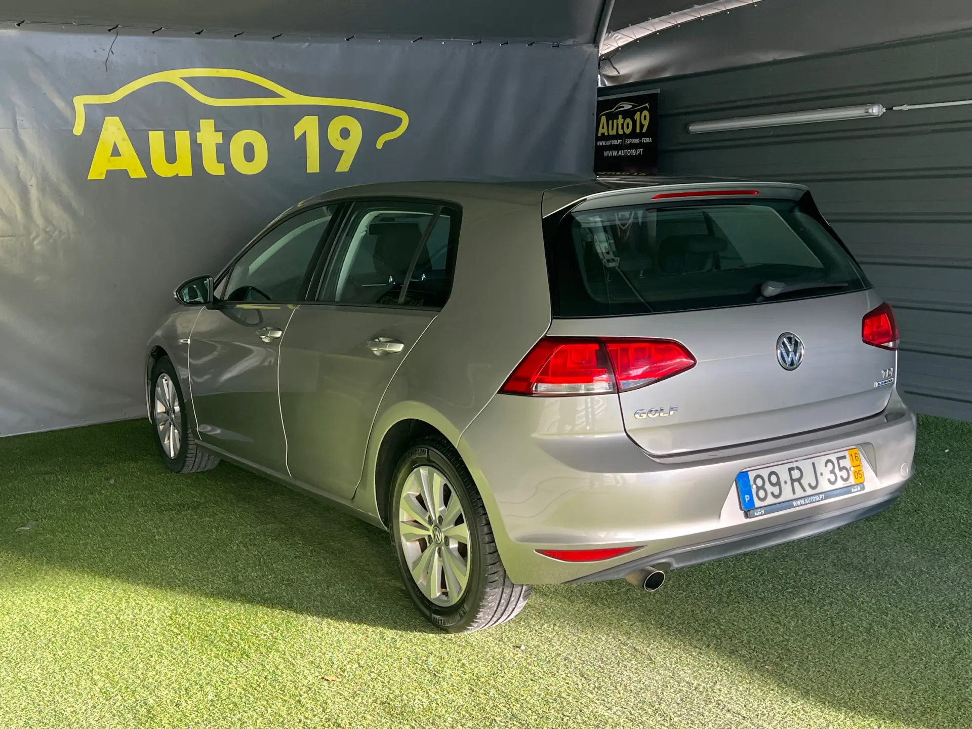 Volkswagen Golf 1.6 TDi Highline 6
