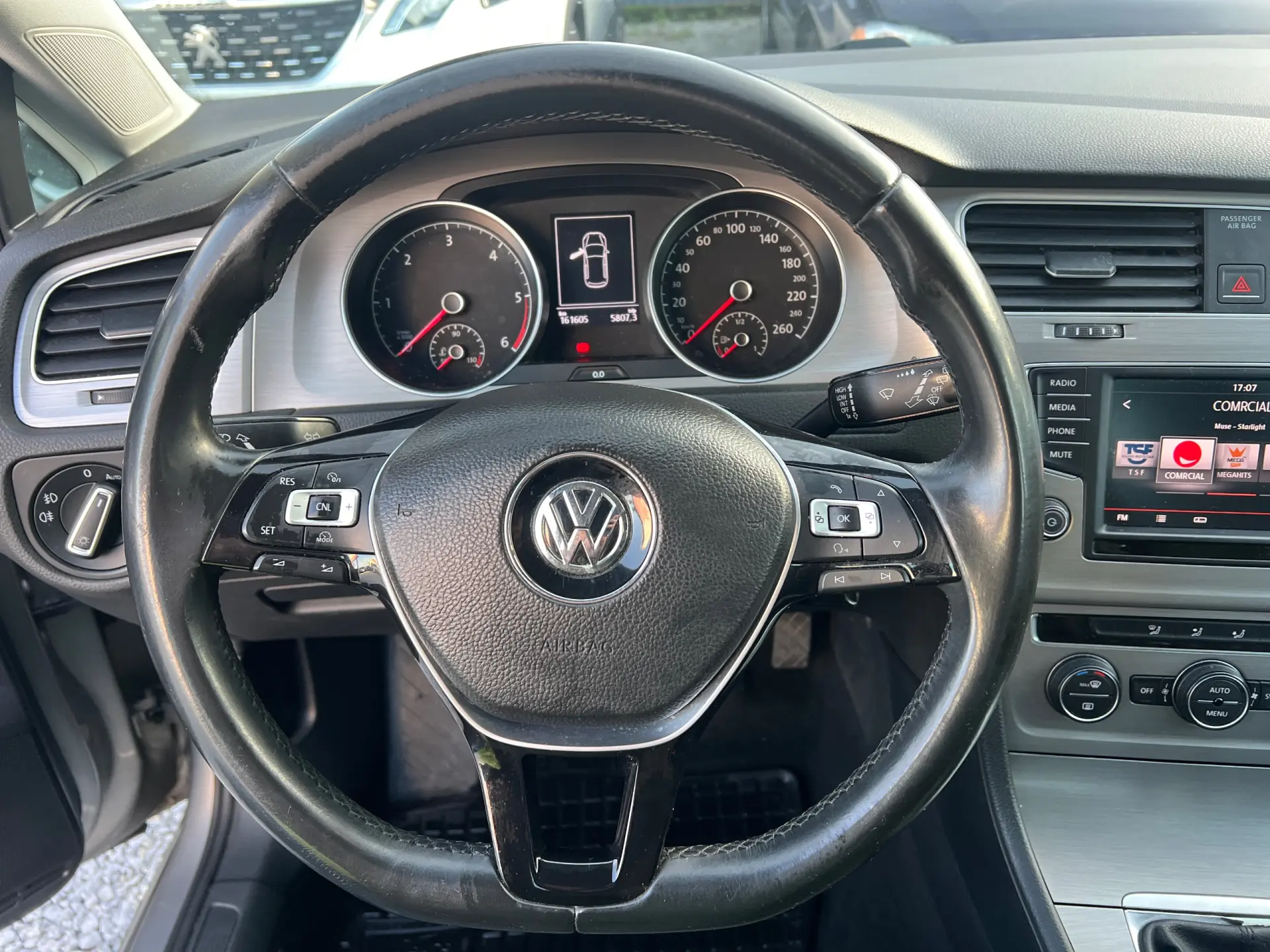 Volkswagen Golf 1.6 TDi Highline 19