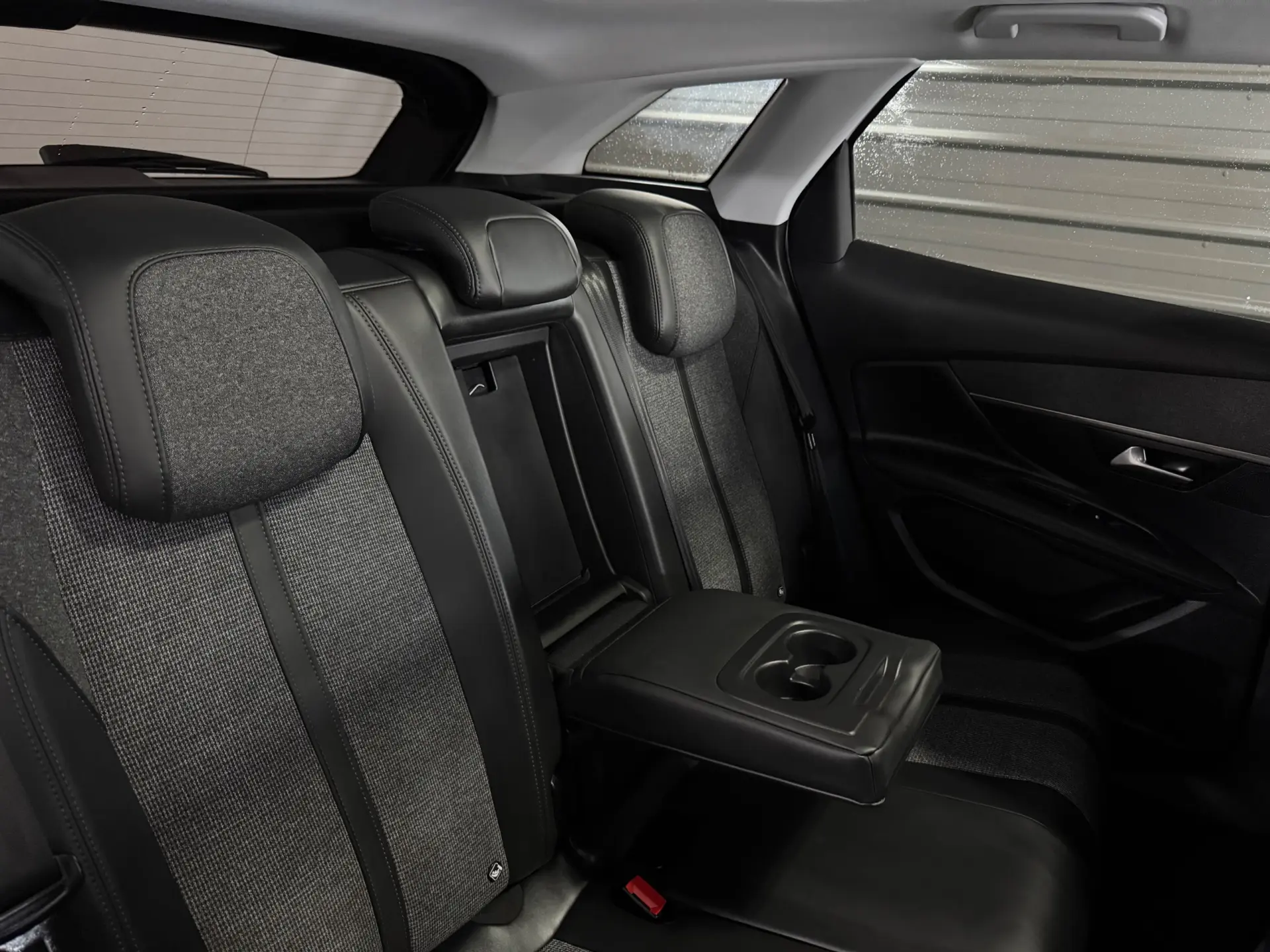 Peugeot 3008 PureTech 130 Stop & Start GPF Allure 26