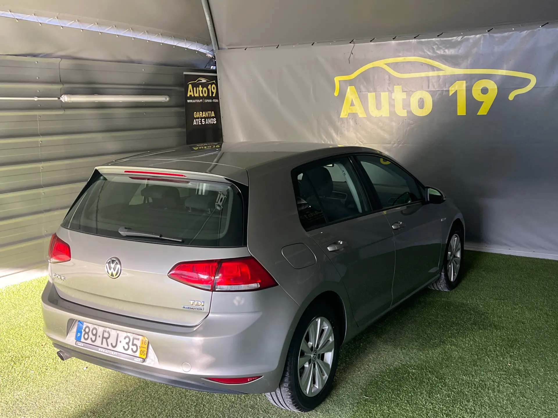 Volkswagen Golf 1.6 TDi Highline 8