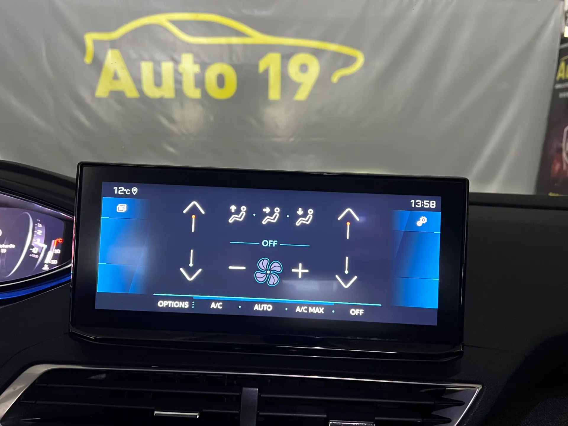 Peugeot 3008 1.2 PureTech Allure Pack EAT8 15