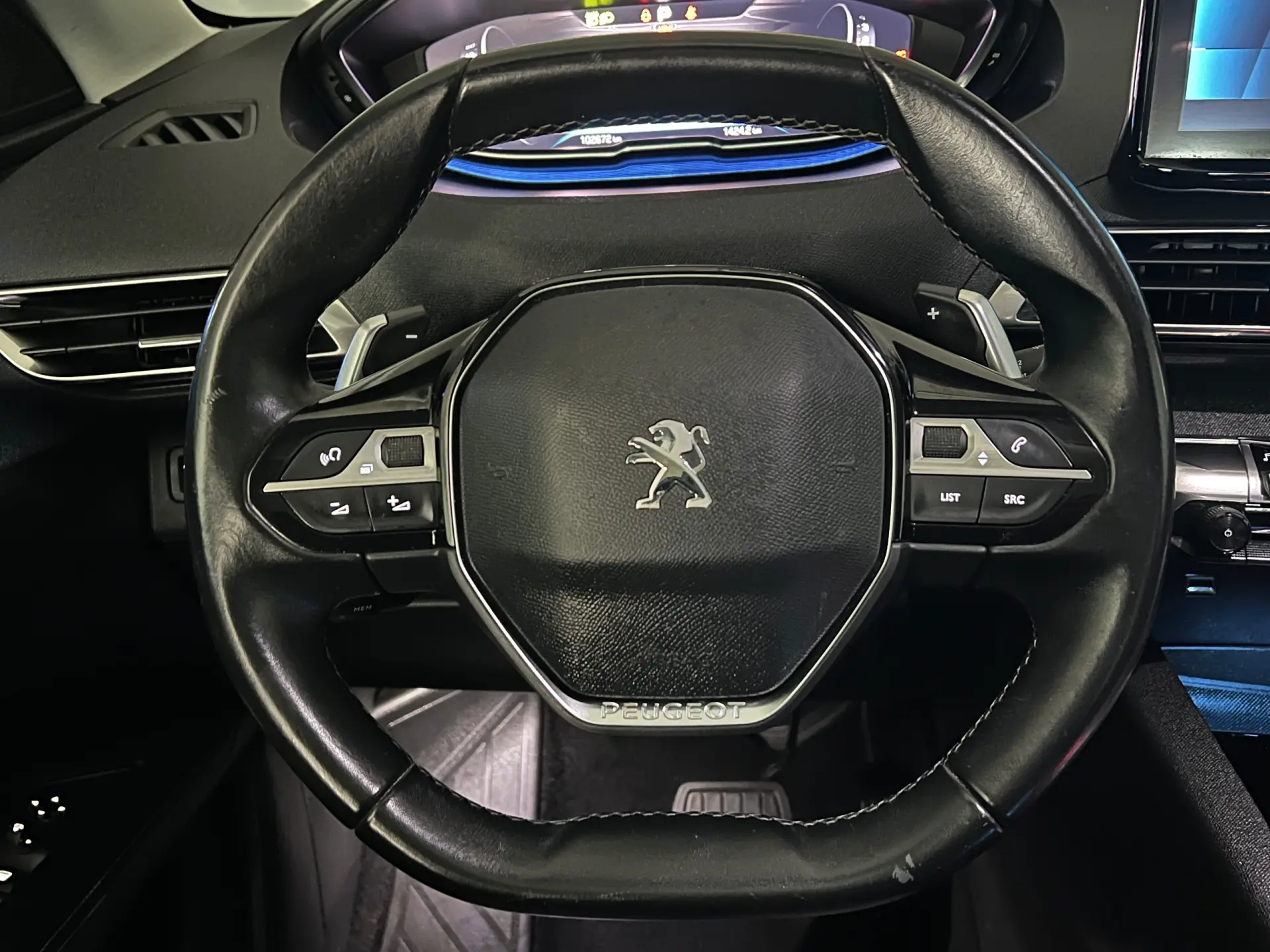 Peugeot 3008 1.2 PureTech Allure Pack EAT8 17