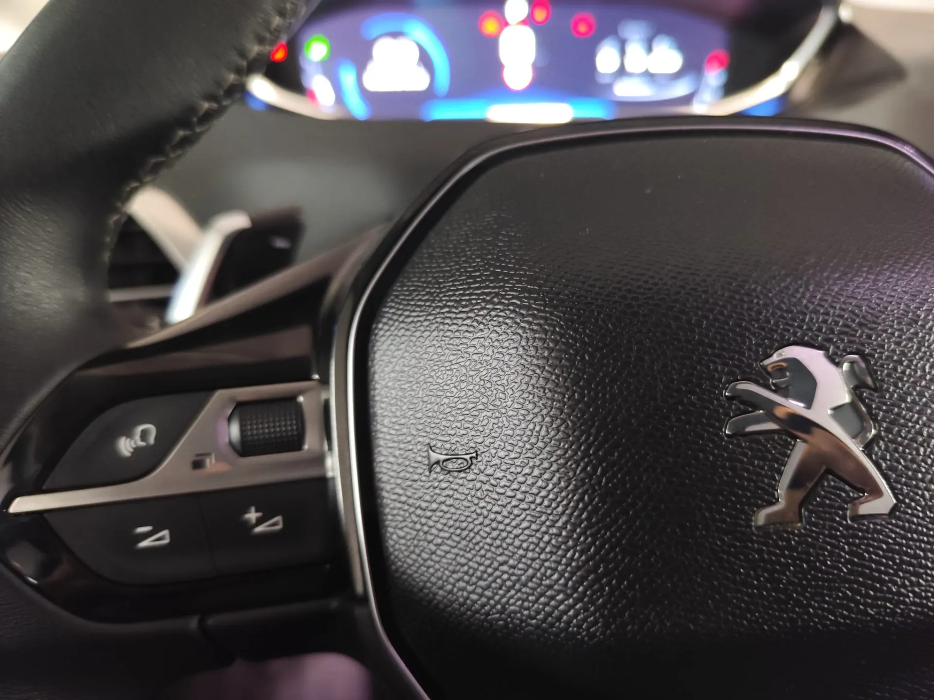 Peugeot 3008 PureTech 130 Stop & Start GPF EAT8 Allure 10