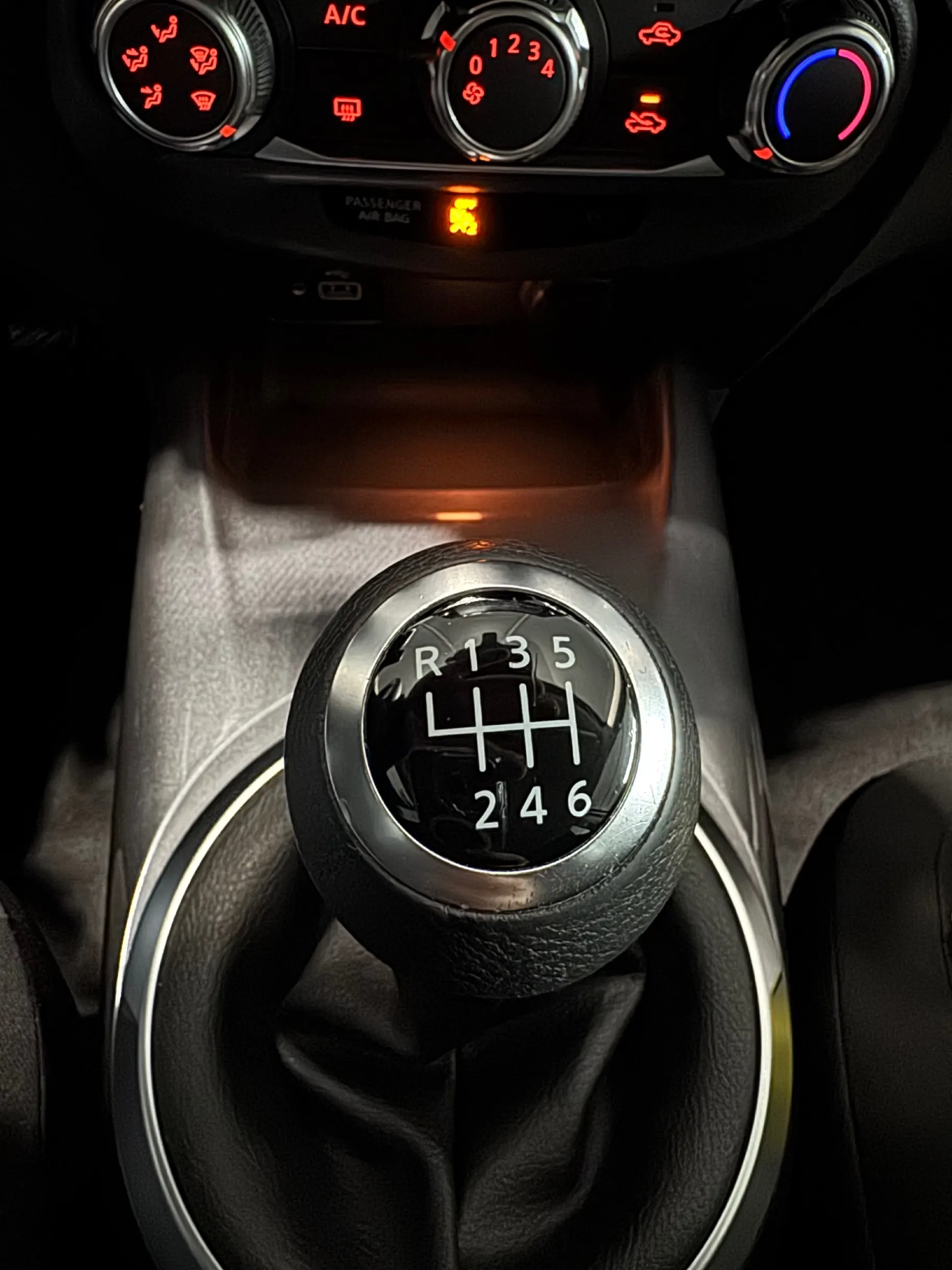 Nissan Juke 1.0 DIG-T N-Connecta NAV. 22