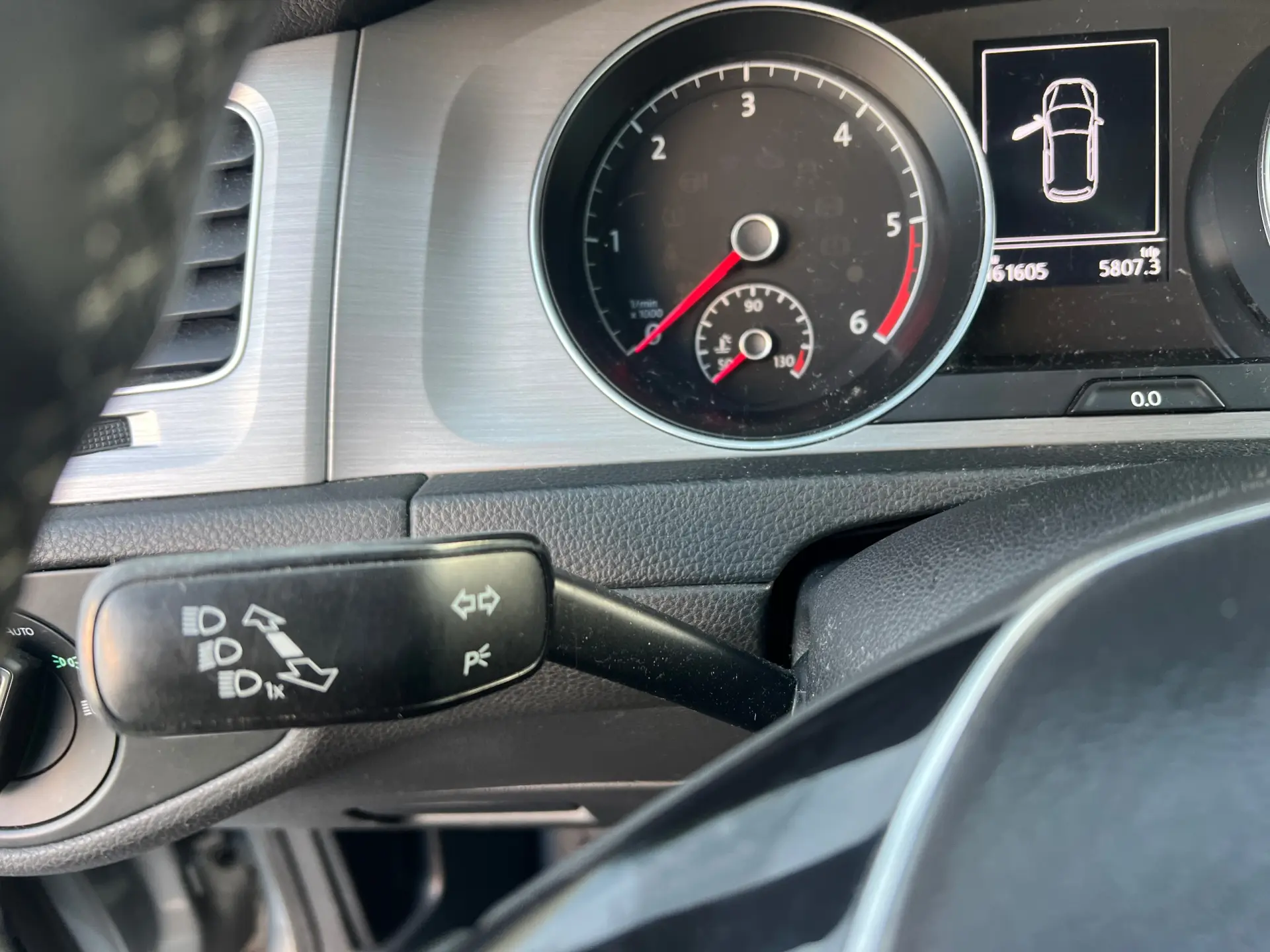 Volkswagen Golf 1.6 TDi Highline 21