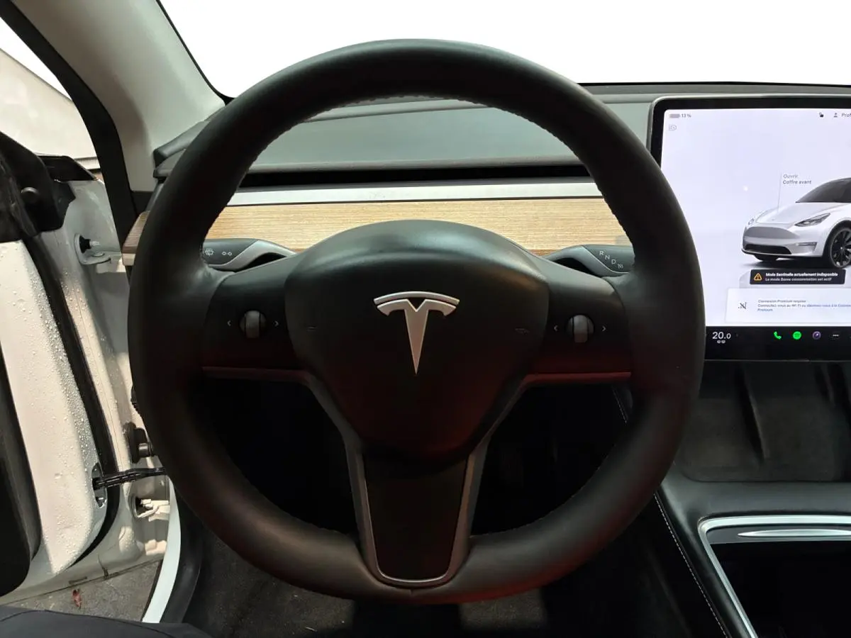 Tesla Model Y 11