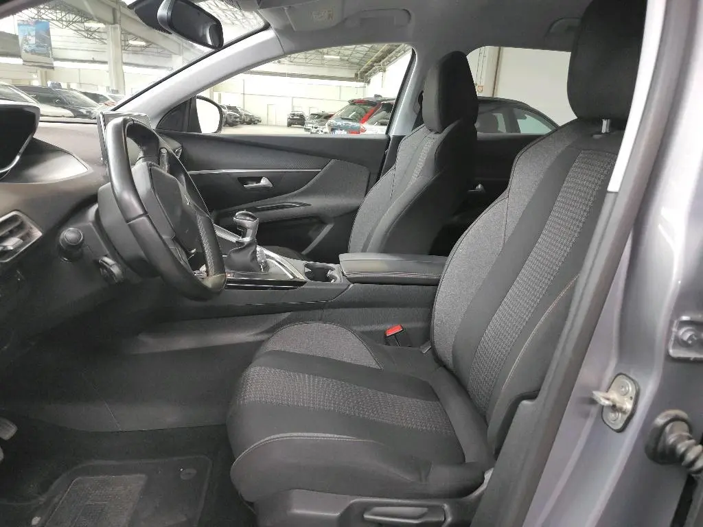 Peugeot 3008 1.5 BlueHDi Active Pack 5