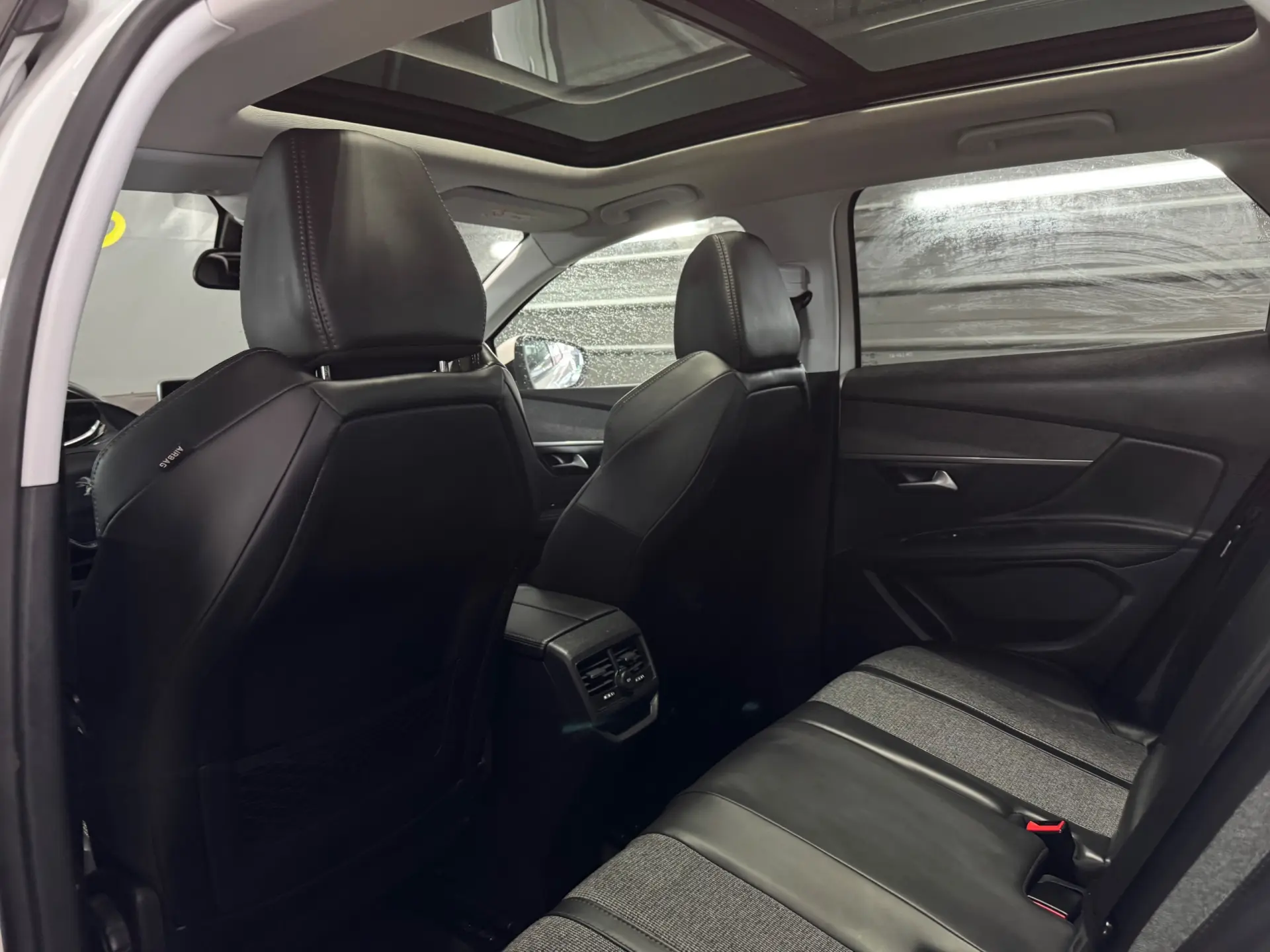 Peugeot 3008 PureTech 130 Stop & Start GPF Allure 29