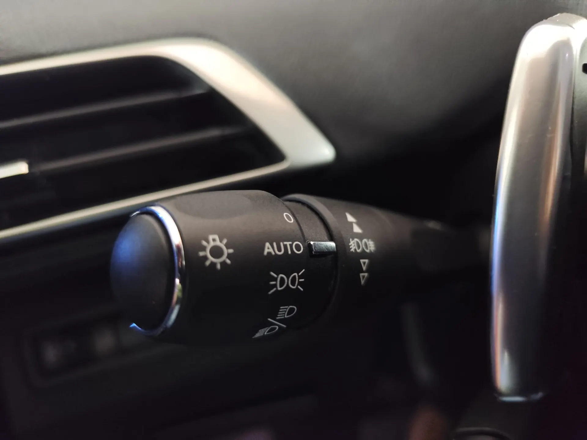 Peugeot 3008 PureTech 130 Stop & Start GPF EAT8 Allure 12