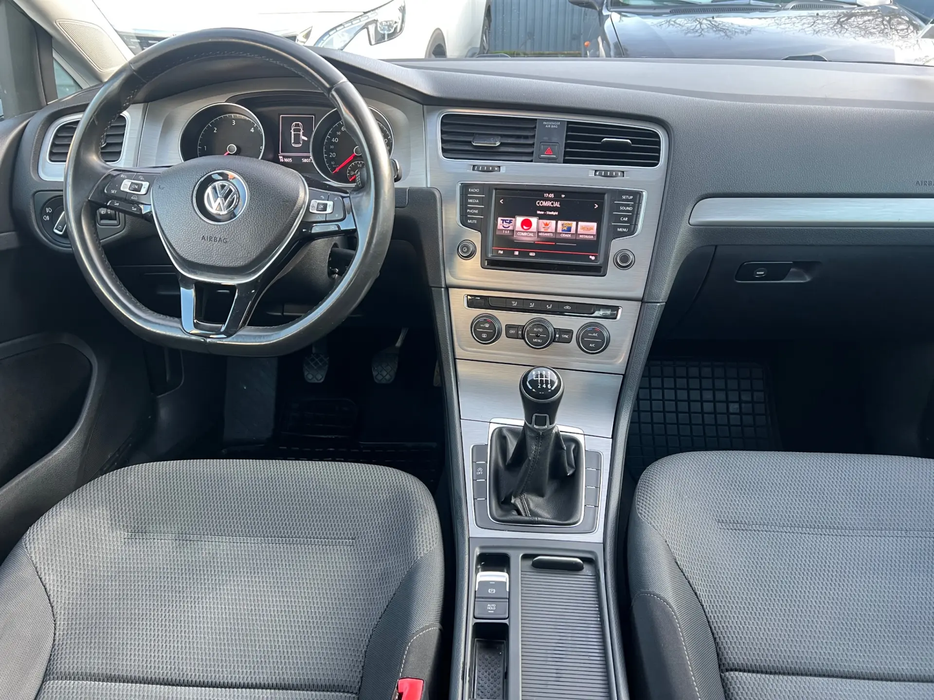 Volkswagen Golf 1.6 TDi Highline 18