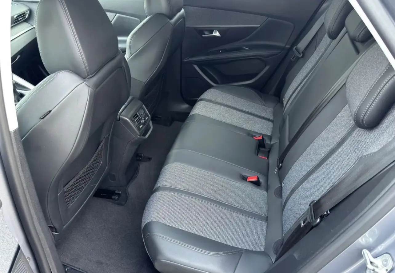 Peugeot 3008 1.5 BlueHDi Allure Pack 7