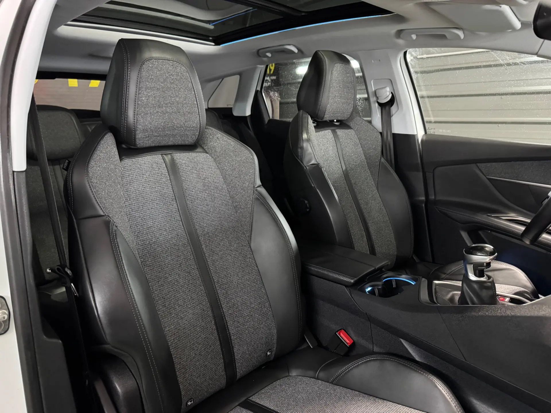 Peugeot 3008 PureTech 130 Stop & Start GPF Allure 25