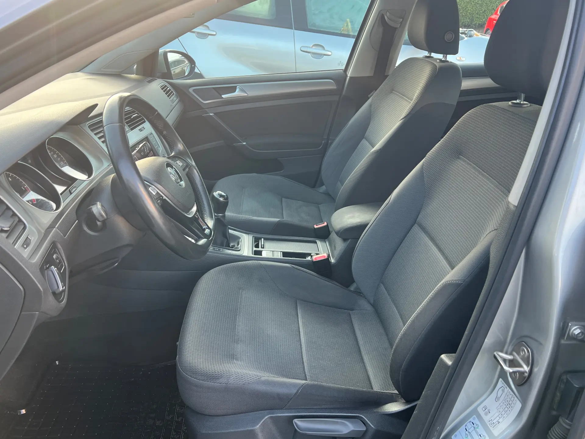 Volkswagen Golf 1.6 TDi Highline 9