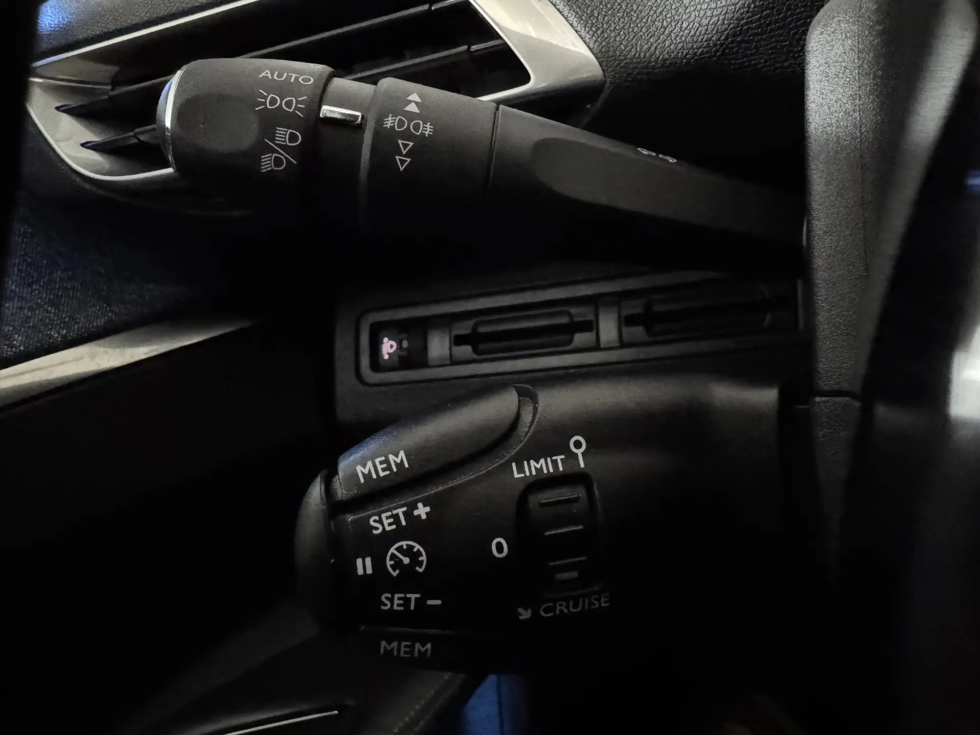 Peugeot 3008 PureTech 130 Stop & Start GPF Allure 12