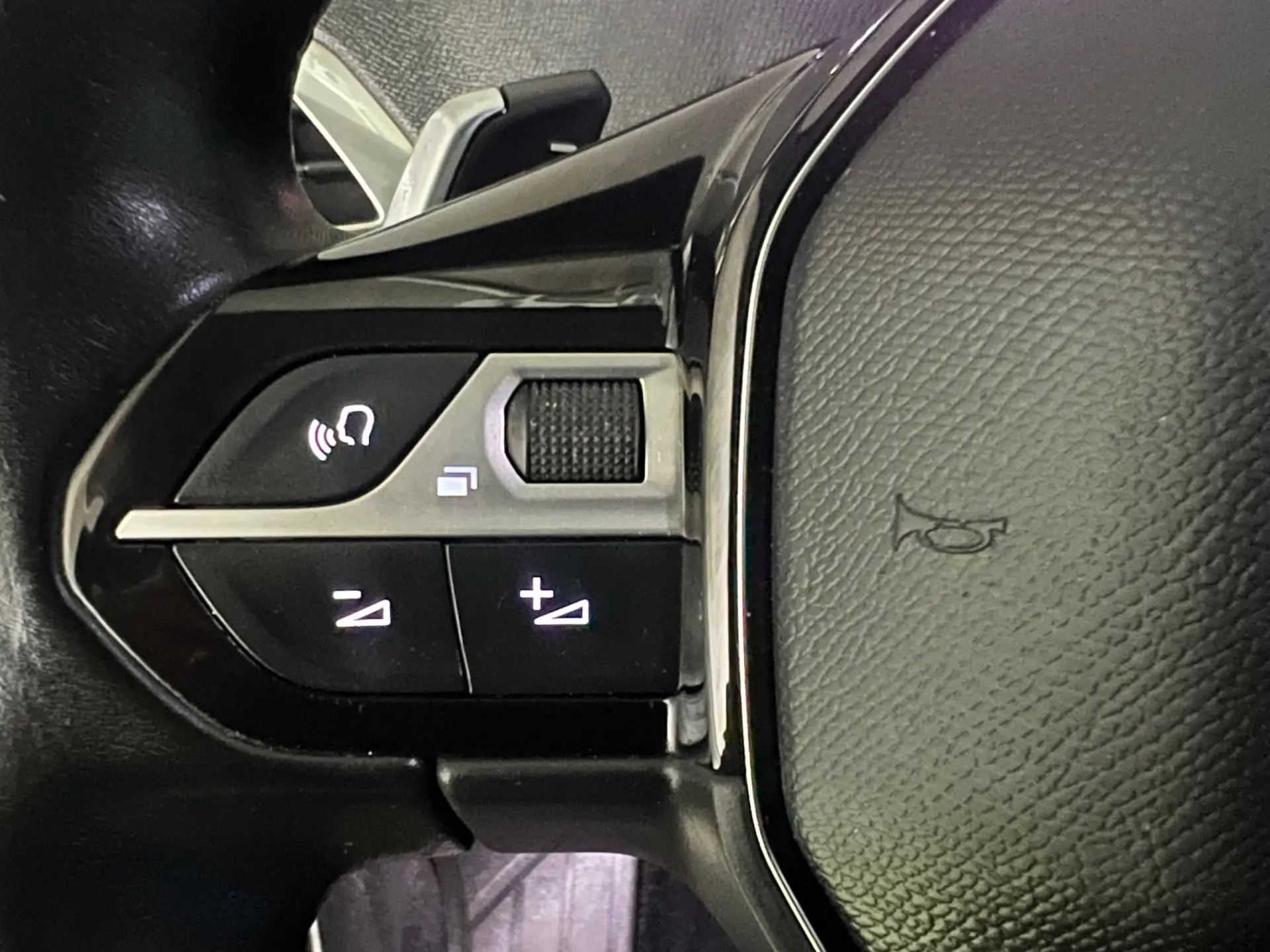 Peugeot 3008 1.2 PureTech Allure Pack EAT8 18