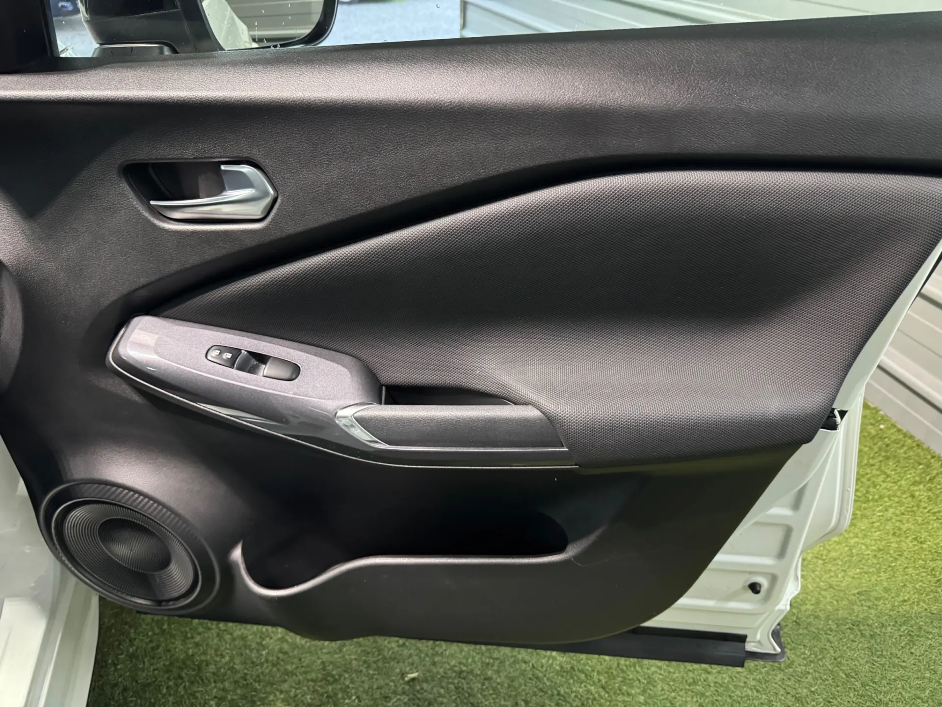 Nissan Juke 1.0 DIG-T N-Connecta NAV. 30