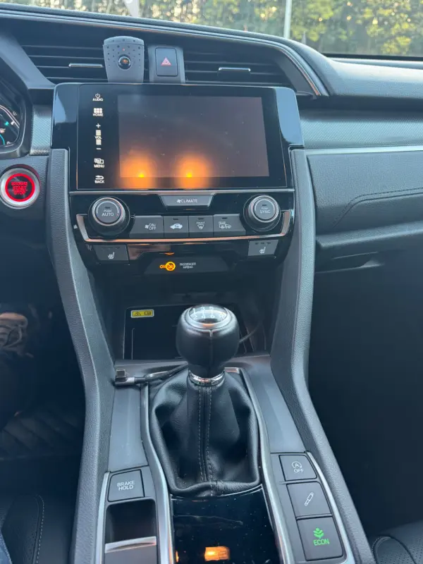 Honda Civic 1.0 i-VTEC Executive Premium 18