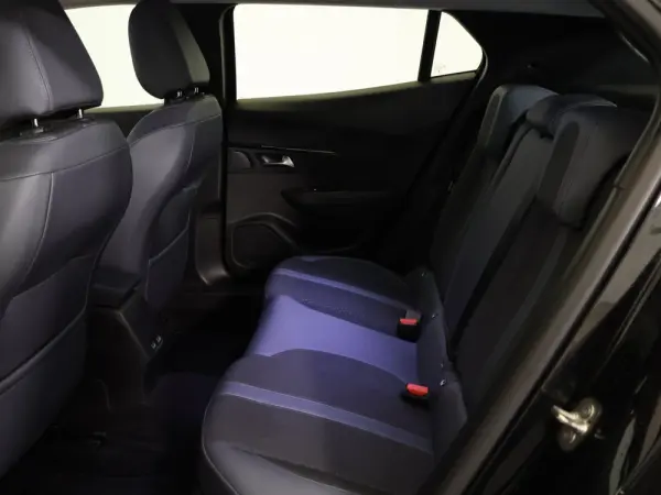 Peugeot e-2008 50 kWh Allure Pack 5