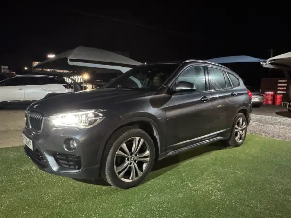 BMW X1 16 d sDrive Auto Line Sport 38