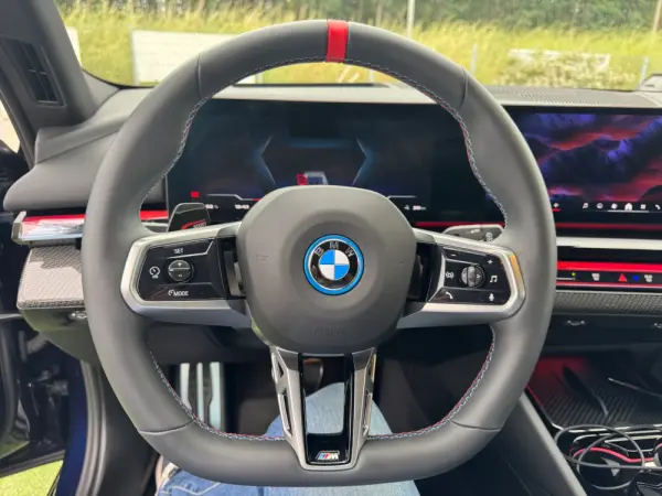 BMW i5 M60 22