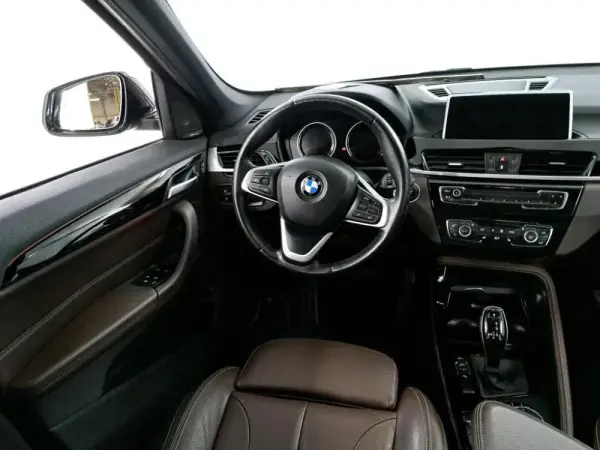 BMW X1 16 d sDrive Auto Line Sport 12