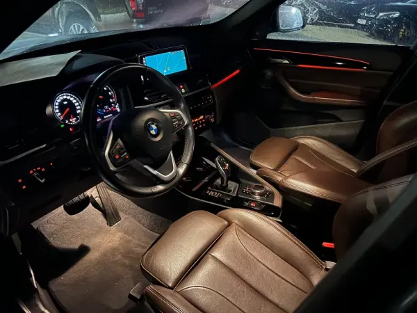BMW X1 16 d sDrive Auto Line Sport 29